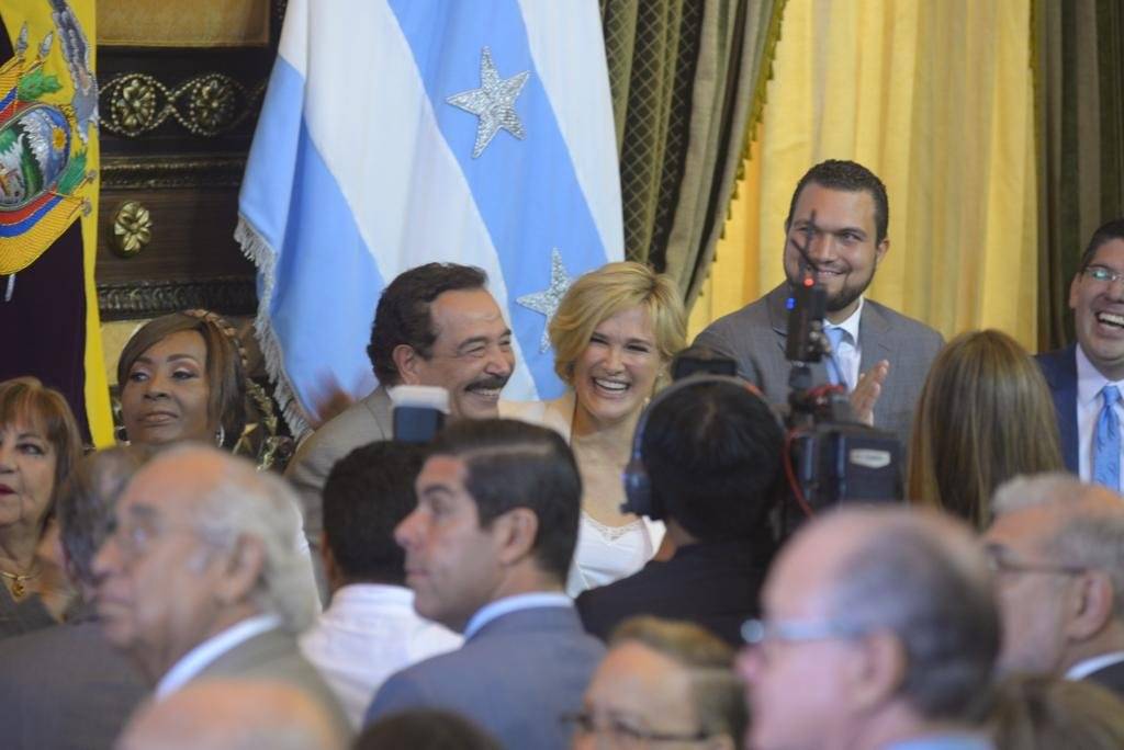 Ceremonia protocolaria de agradecimiento a la gestión del alcalde Jaime Nebot y bienvenida a la alcaldesa electa Cynthia Viteri