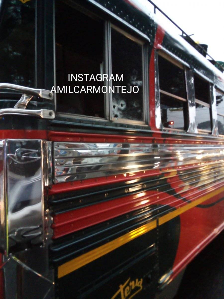 ataque armado contra bus en calzada San Juan