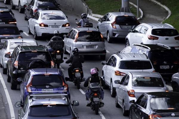motos na marginal pinheiros