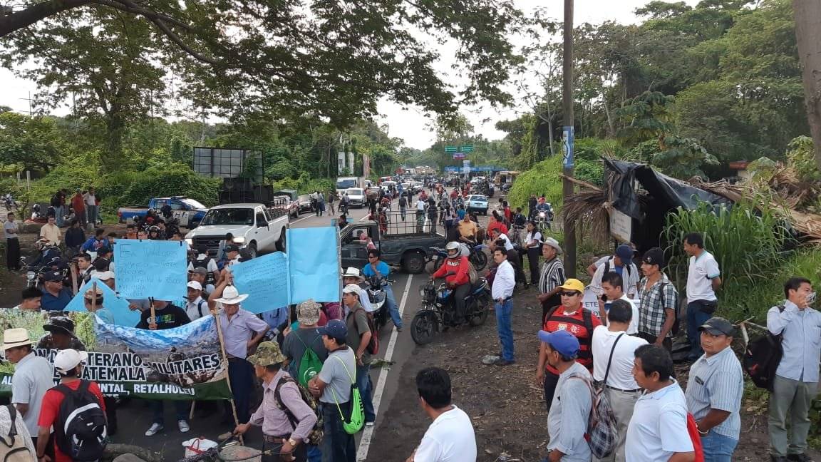 bloqueo de militares retirados en El Zarco, Retalhuleu