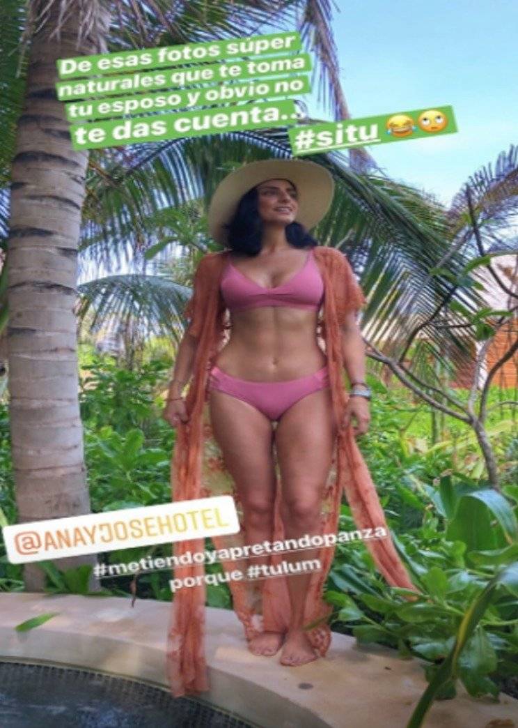 Aislinn Derbez