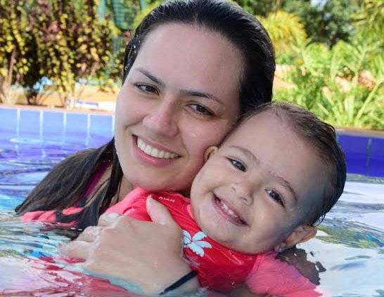 Flávia Ferreira e a filha Antonella