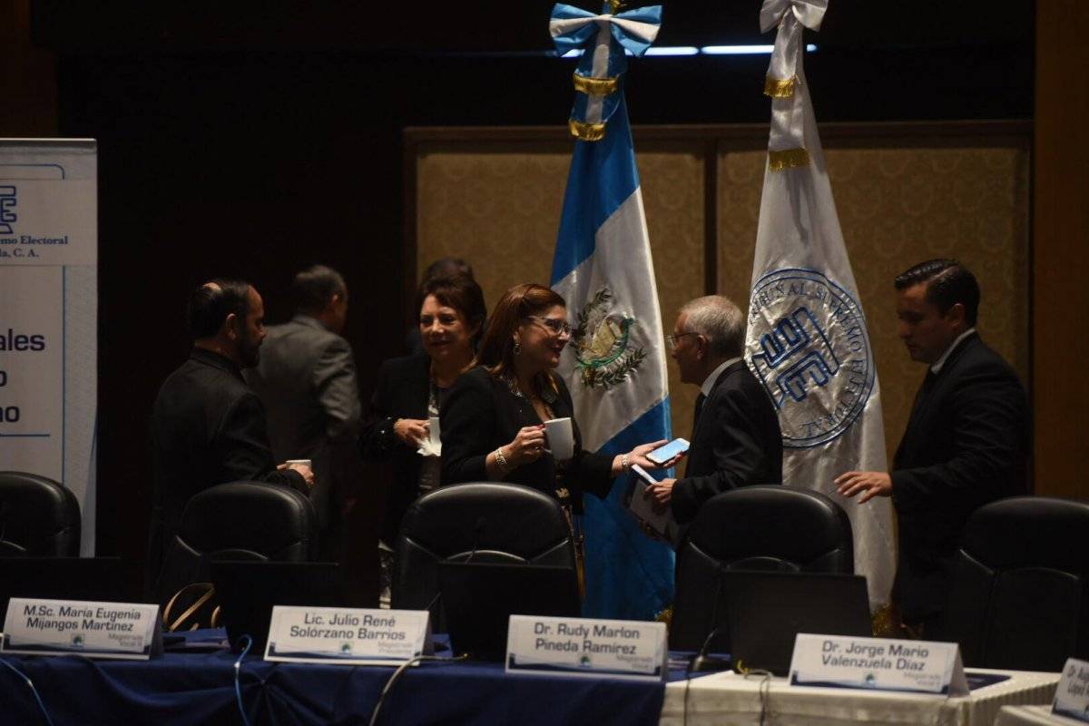 Magistrados del TSE, boleta electoral