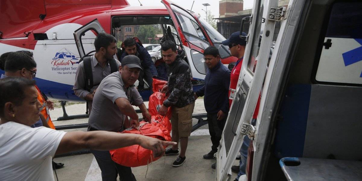 Ya van diez muertos en el Everest por culpa del atochamiento de montañistas