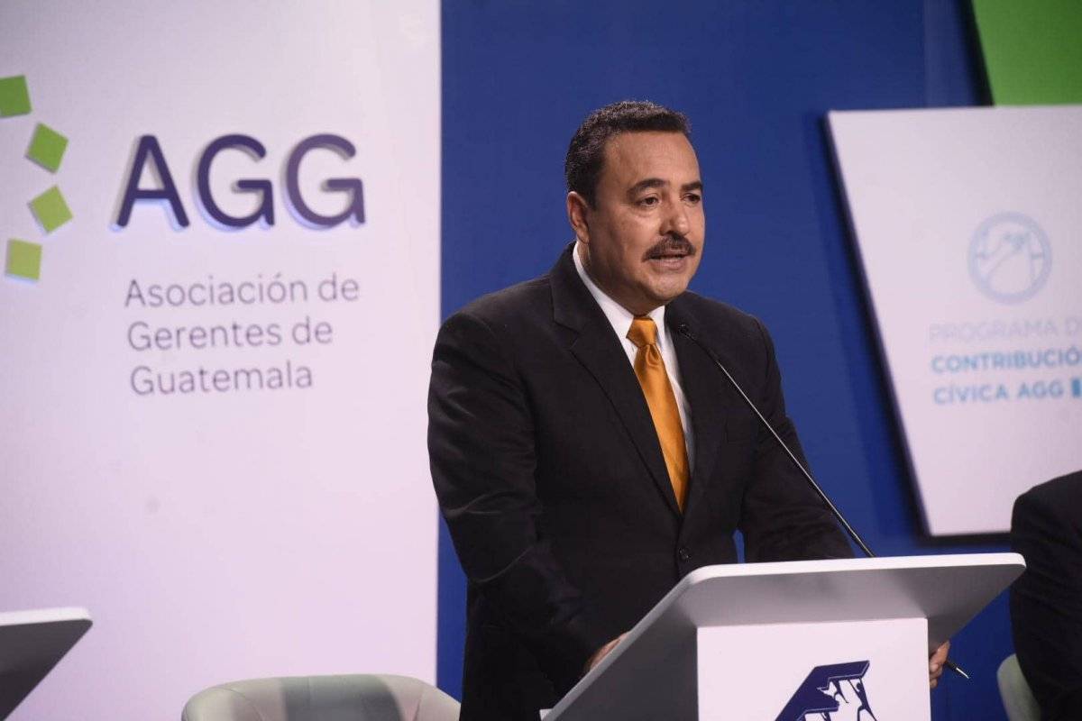 Luis García, candidato del partido Fuerza