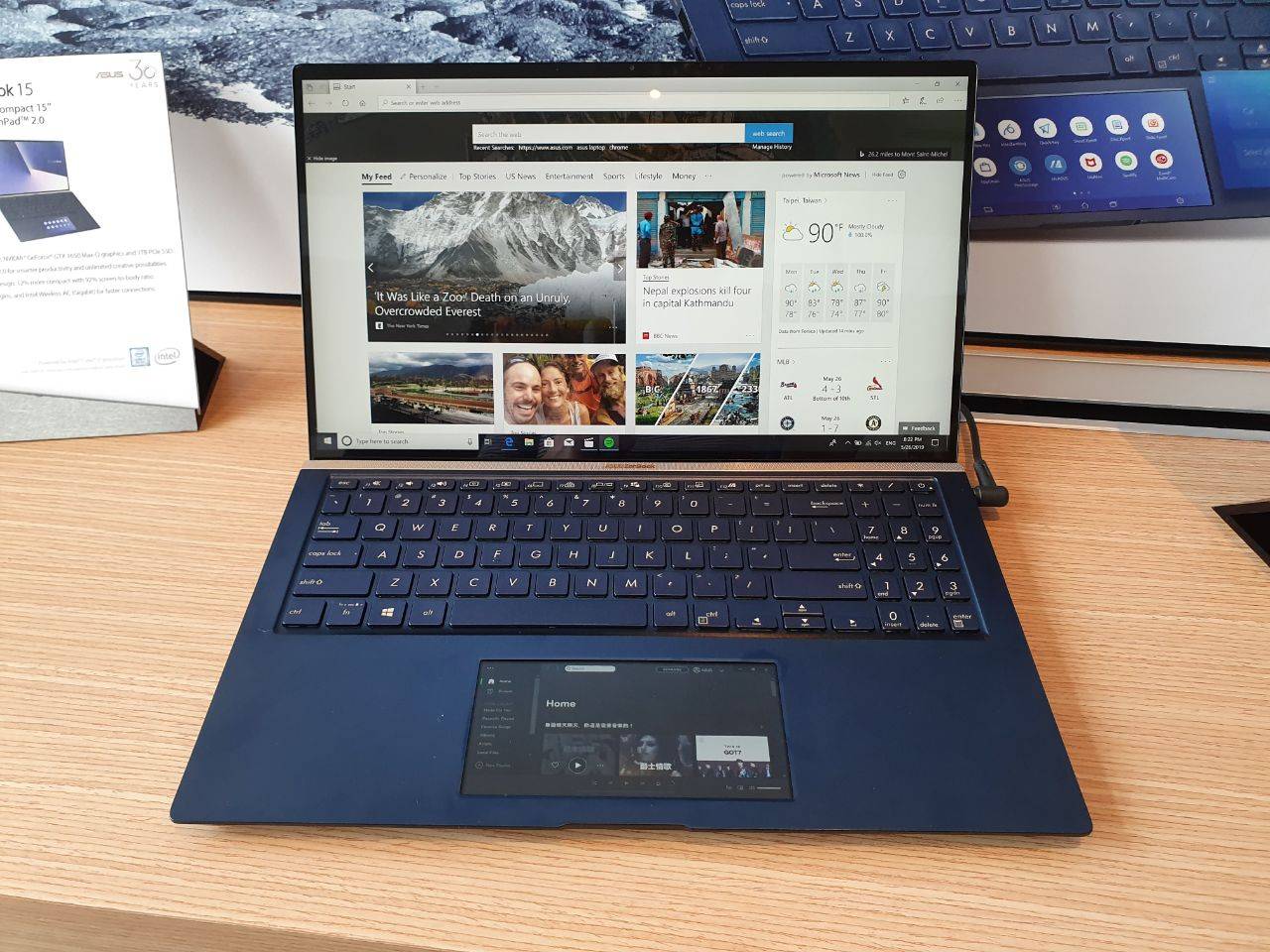 Los notebooks Asus se renuevan: la línea ZenBook ahora tiene pantalla en el touchpad