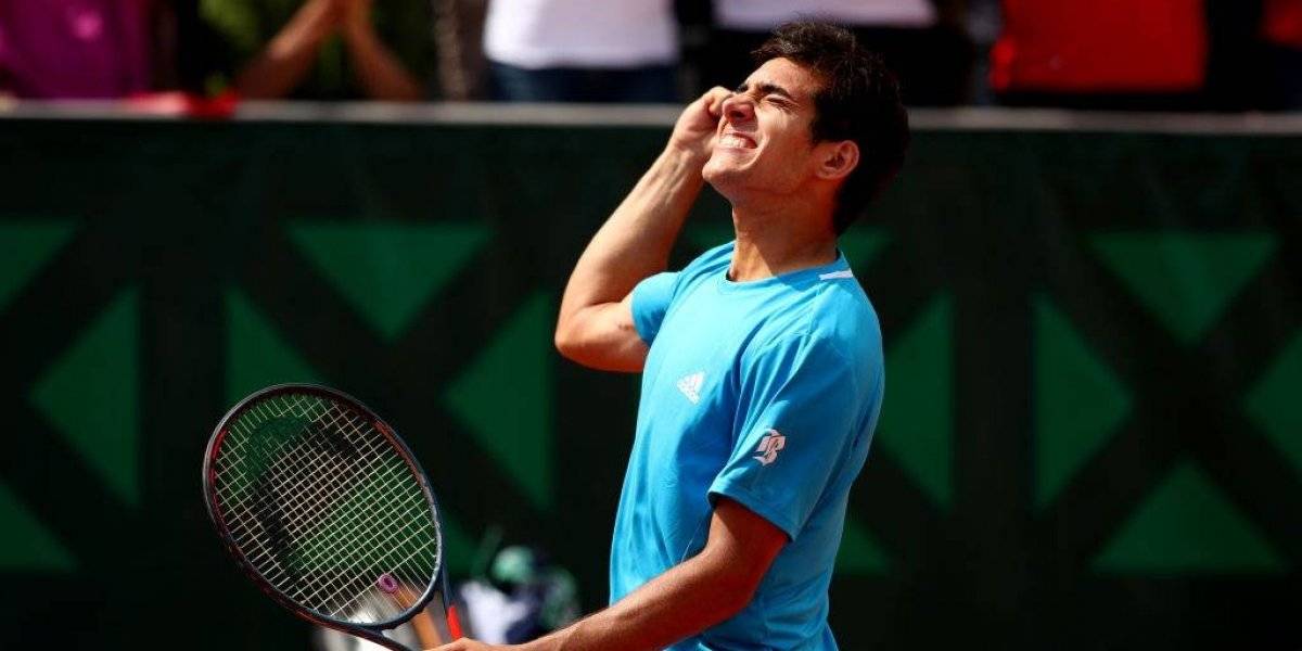 Tenista chileno Nicolas Jarry avanza a la segunda ronda en Bolduque Tenista chileno Nicolas Jarry avanza a la segunda ronda en Bolduque