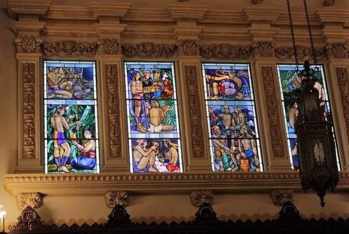 Vitrales del Palacio Nacional de la Cultura Guatemala