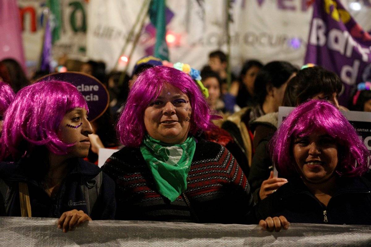 Mujeres marchan contra femicidio