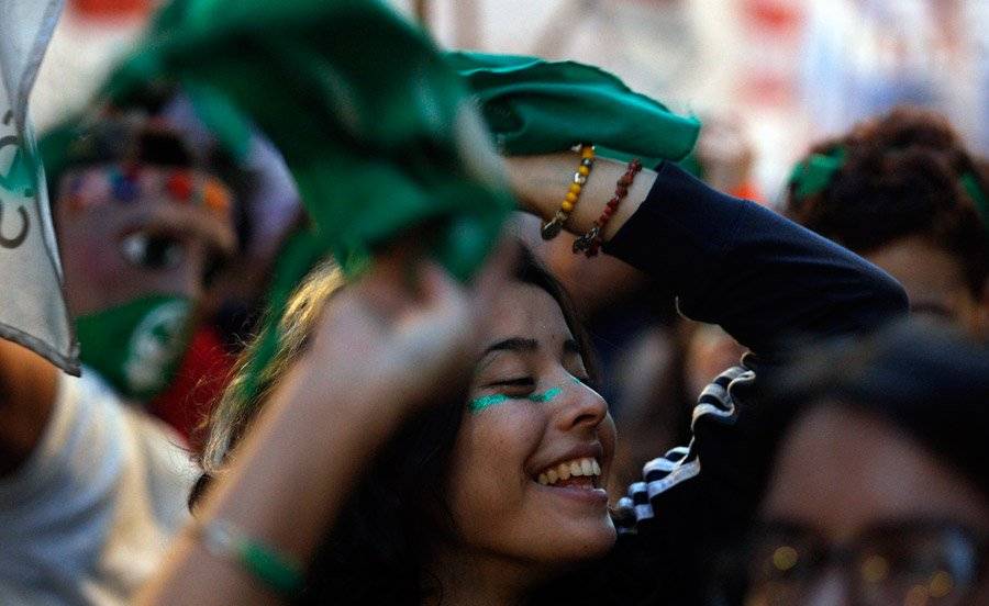 Mujeres marchan contra femicidio