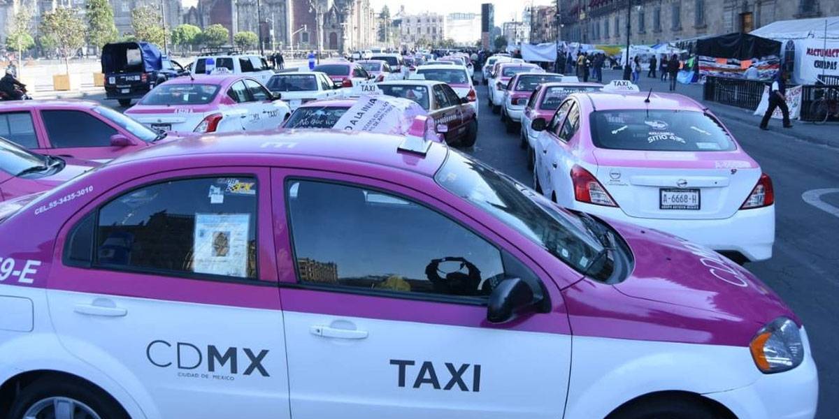 Taxistas de la CDMX bloquean calles para exigir salida de Uber, Cabify y DiDi