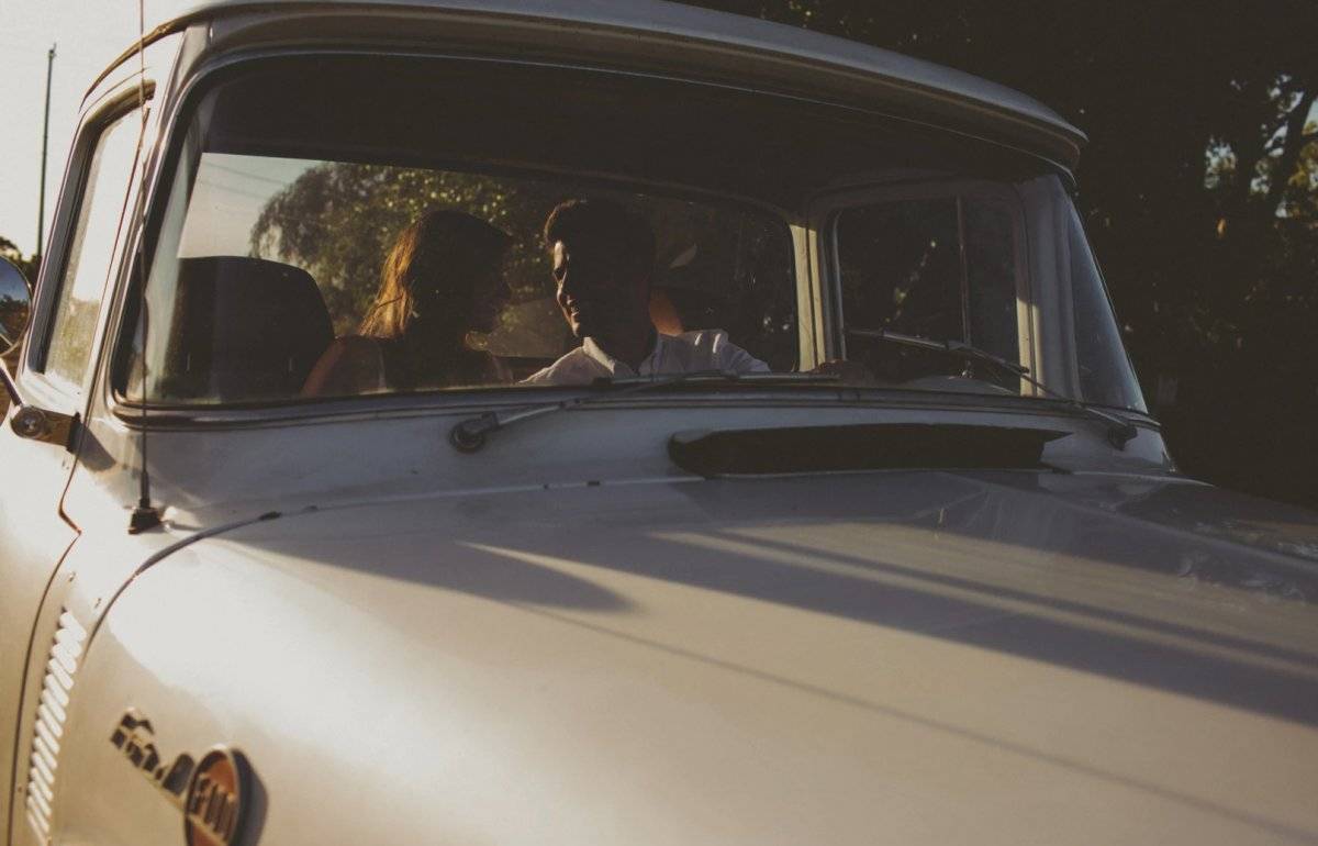 posiciones sexuales en un auto