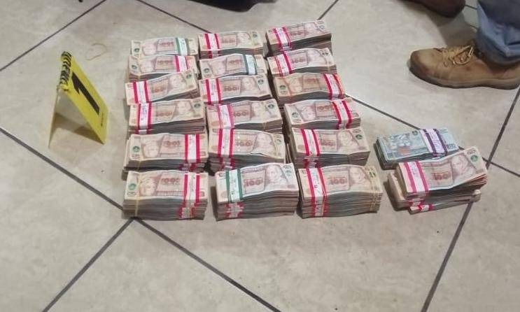 dinero localizado en vehículo en Huehuetenango