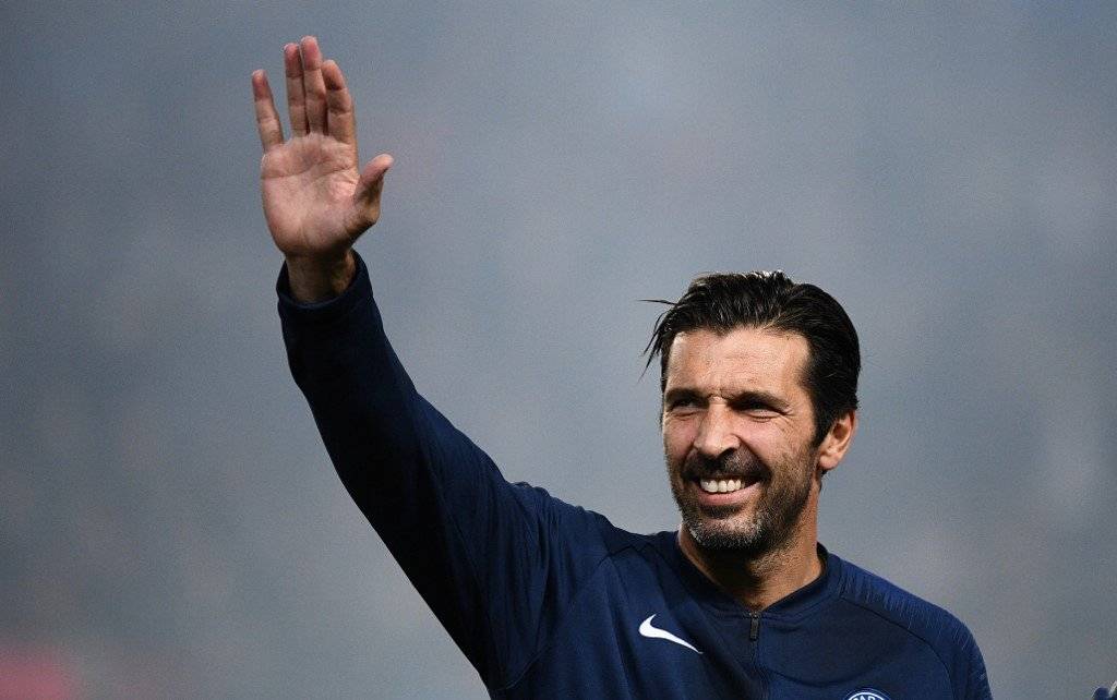 Gianluigi Buffon con el PSG