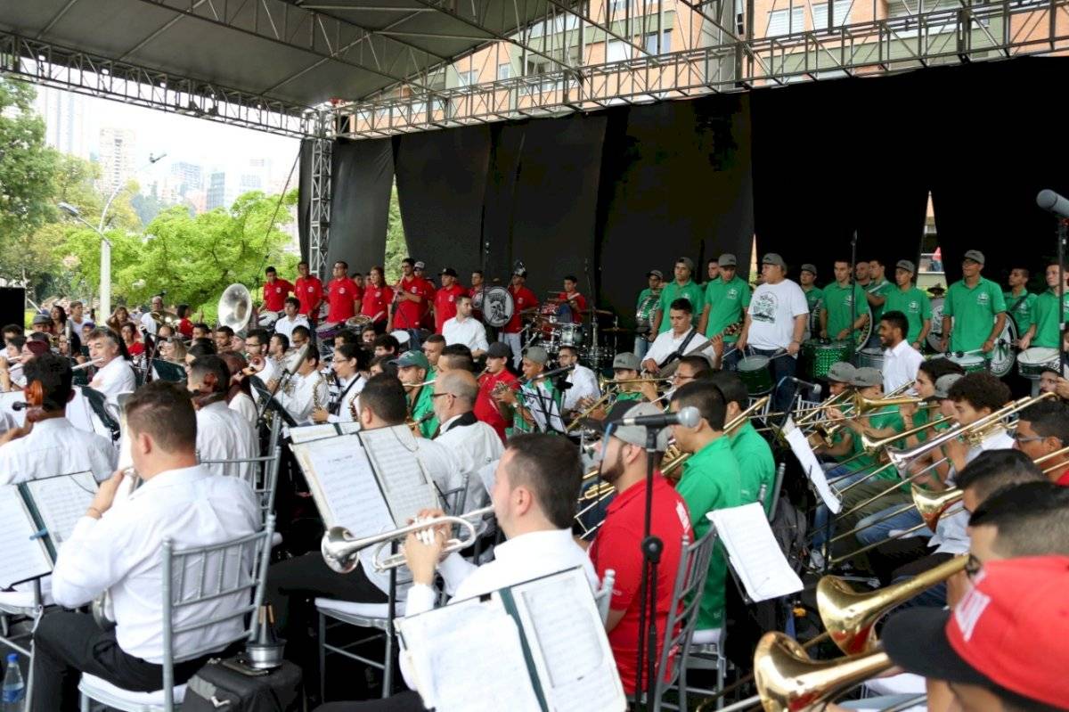 Instrumental barras de fútbol Medellín