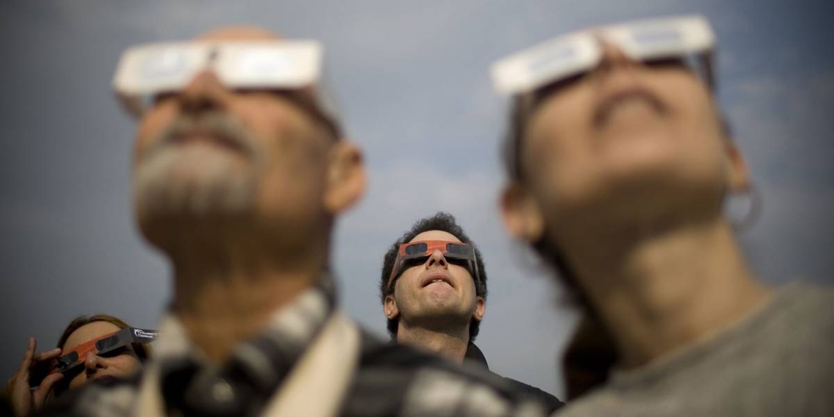 Eclipse solar : ¿Qué lentes debo utilizar para cuidar mi vista de los daños causados por el Sol?