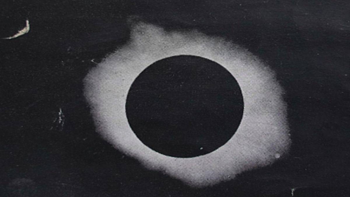 Eclipse 1958 Esta es la primera grabación de un eclipse solar en Chile y es de 1958