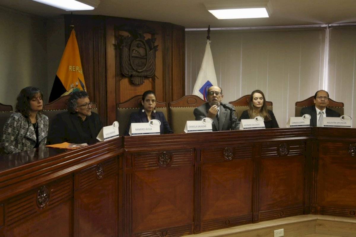 Corte Constitucional dice que no es necesaria reforma constitucional sobre matrimonio igualitario