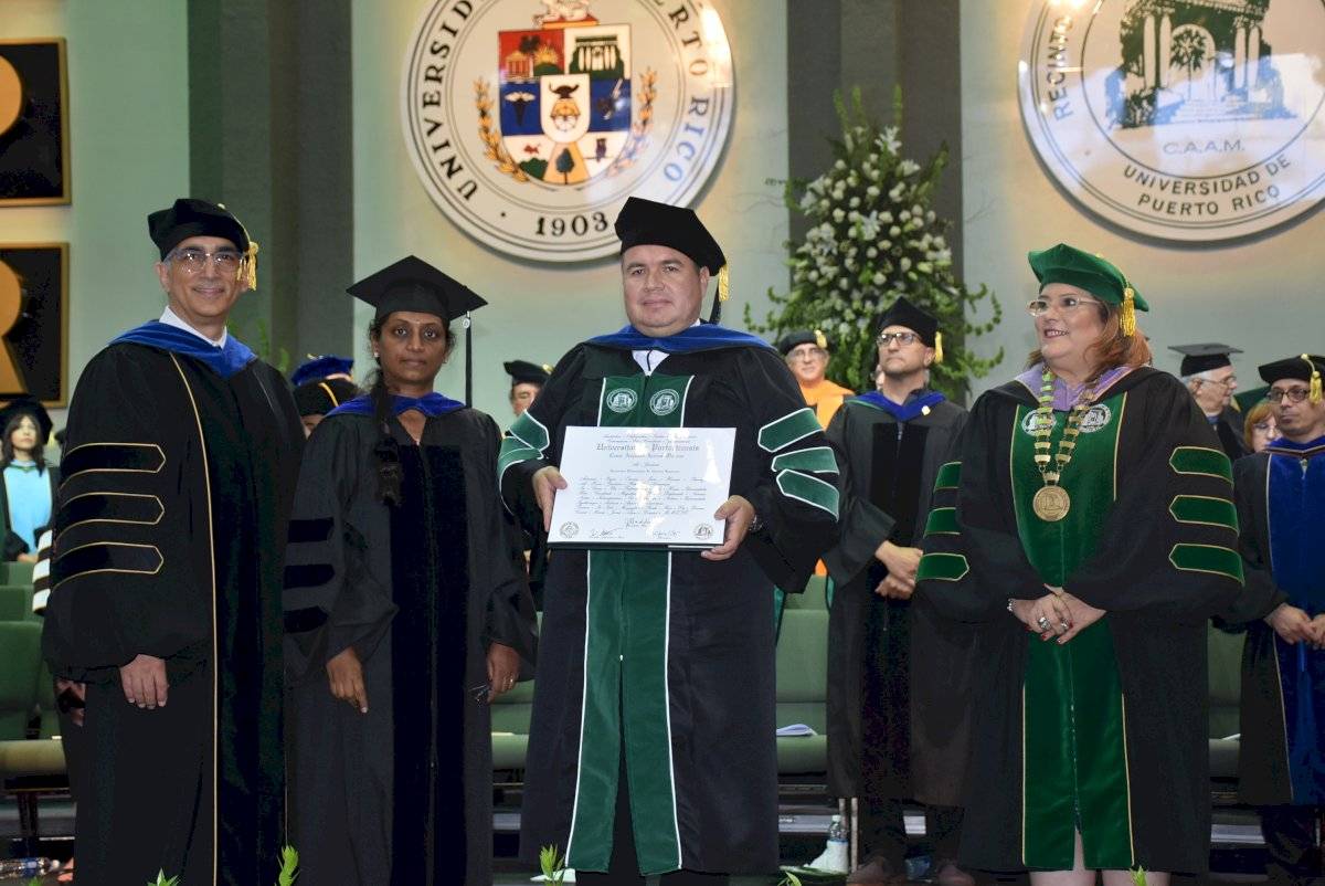 César Augusto Aceros Moreno, primer grado de doctorado Ingeniería Eléctrica