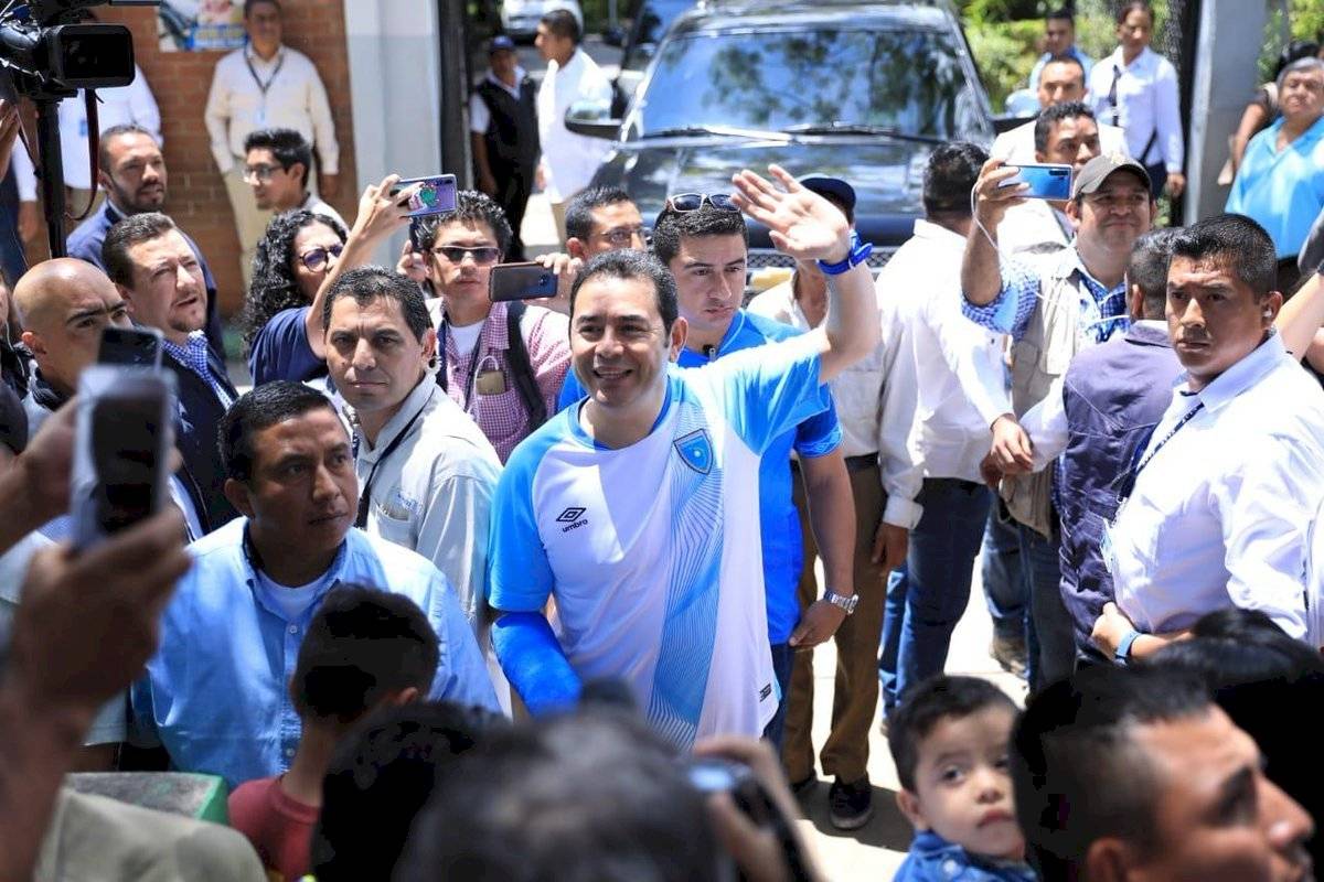 presidente Jimmy Morales acude a votar en elecciones 2019