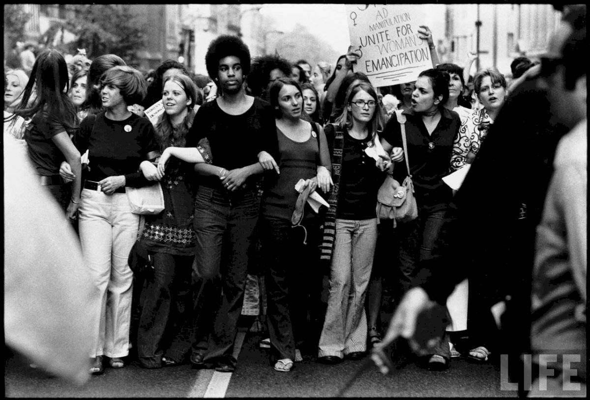 Marcha feminista en los 60s