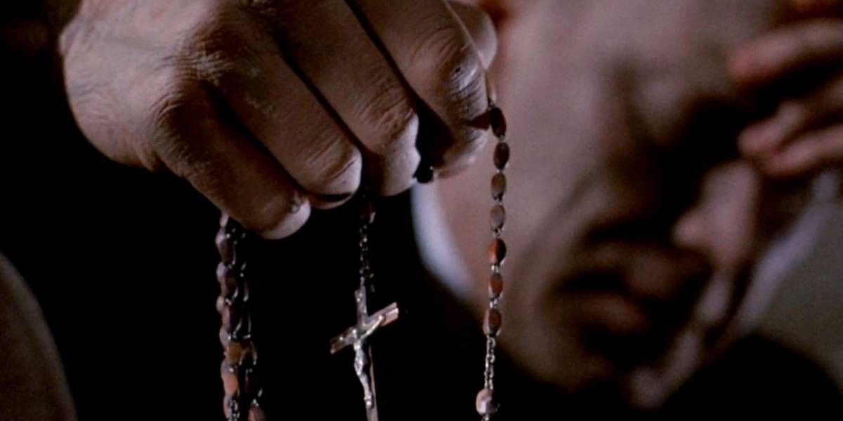 Obispo colombiano arrojará agua bendita desde un helicóptero para hacer un "exorcismo masivo"