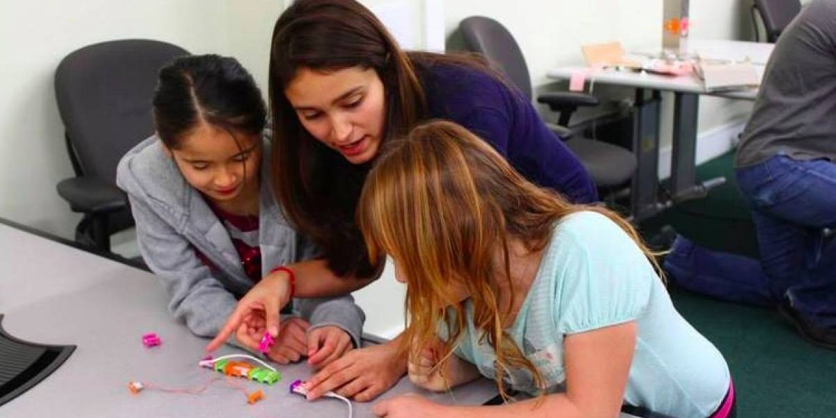 Geek Girls Latam, la organización que promueve el interés de las niñas y mujeres en ciencia y tecnología