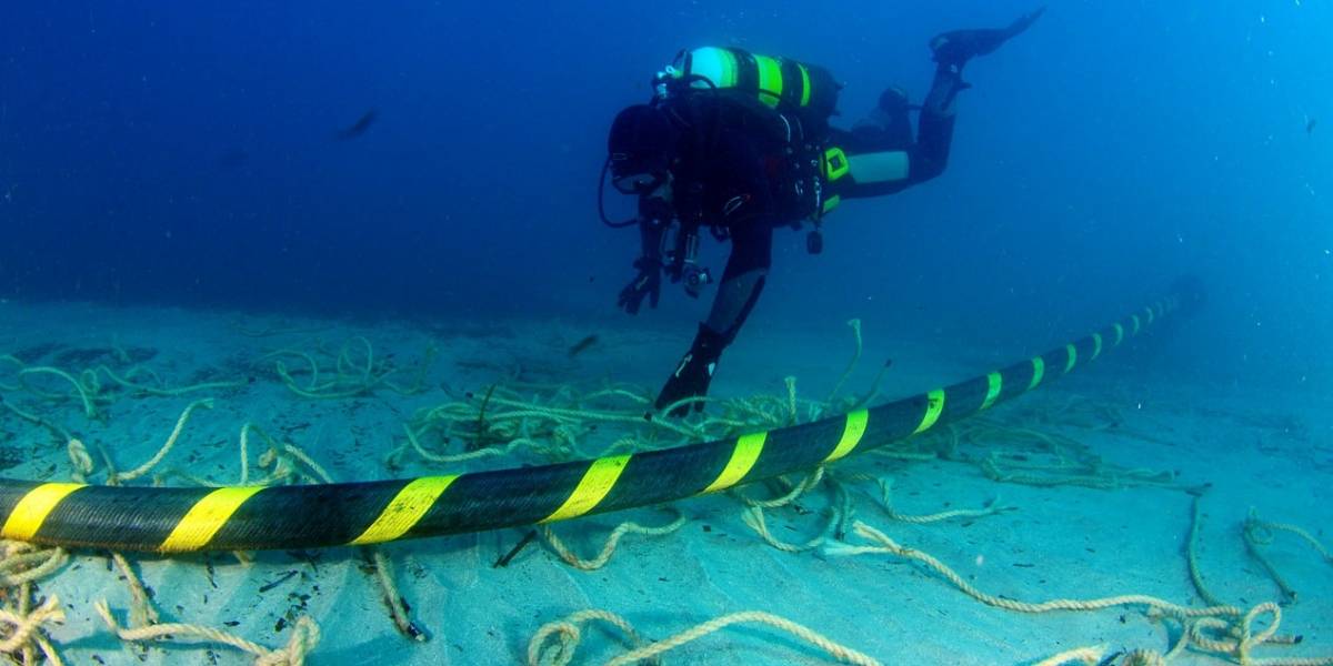 Telefónica desplegará cable submarino entre Chile y Guatemala para afianzar conexiones del Pacífico