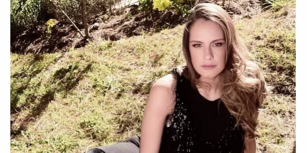 Laura Acuña se quitó la ropa para foto, y sus seguidores alabaron el cuerpazo que tiene luego de dos hijos