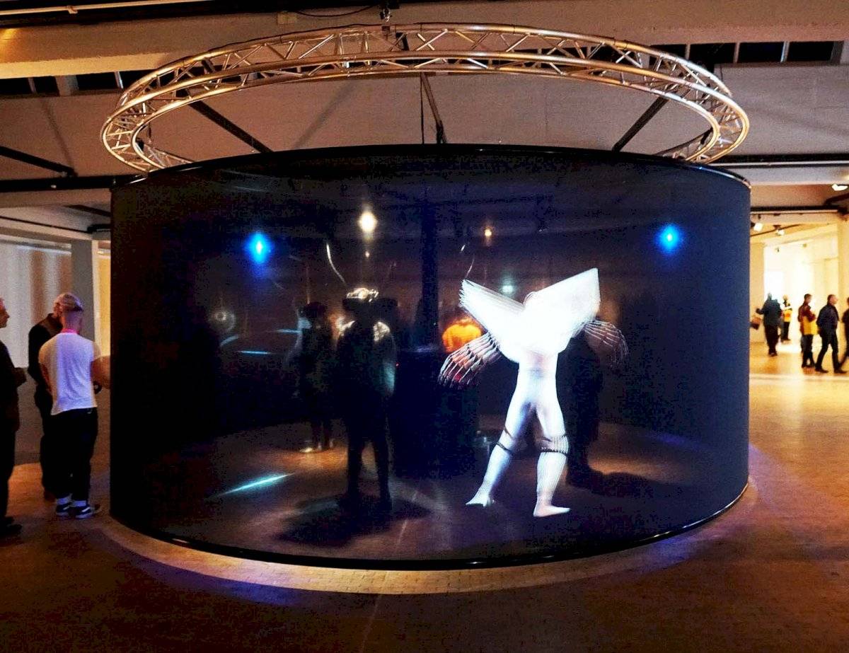 FILE Das Totale Tanz Theater | Interactive Media Foundation & Artificial Rome | Alemanha