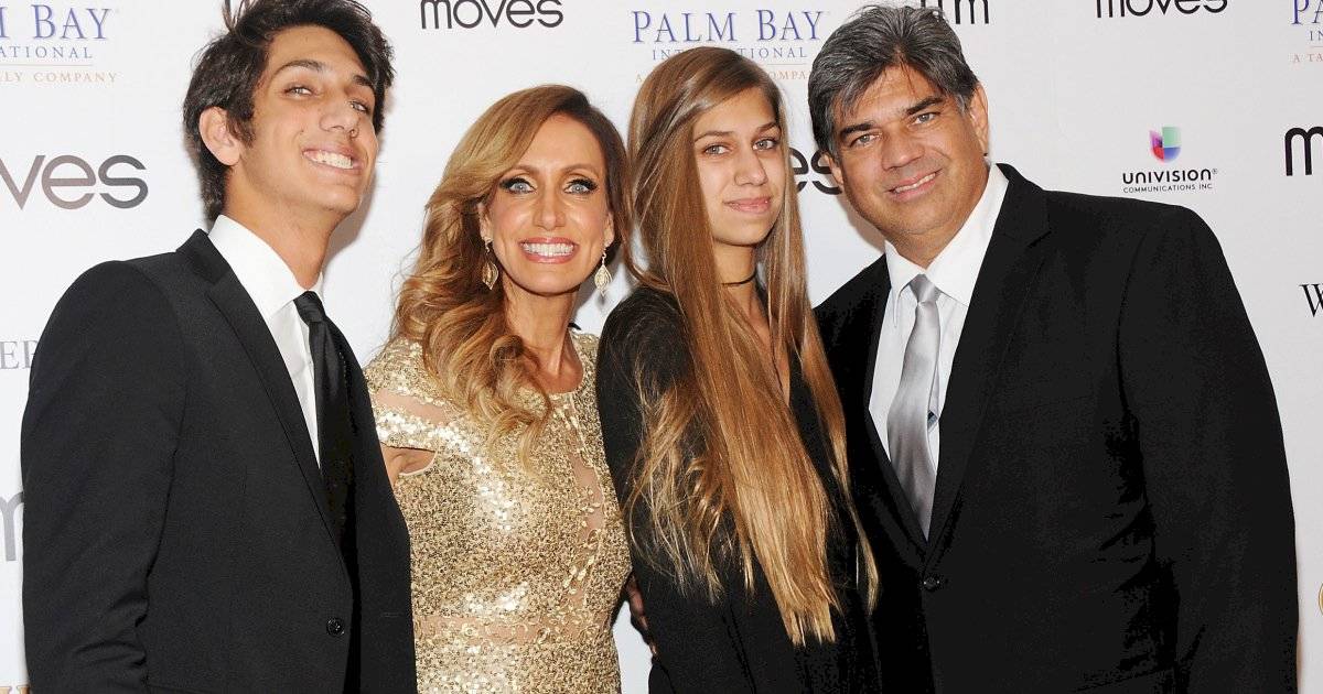 Lili Estefan y su familia