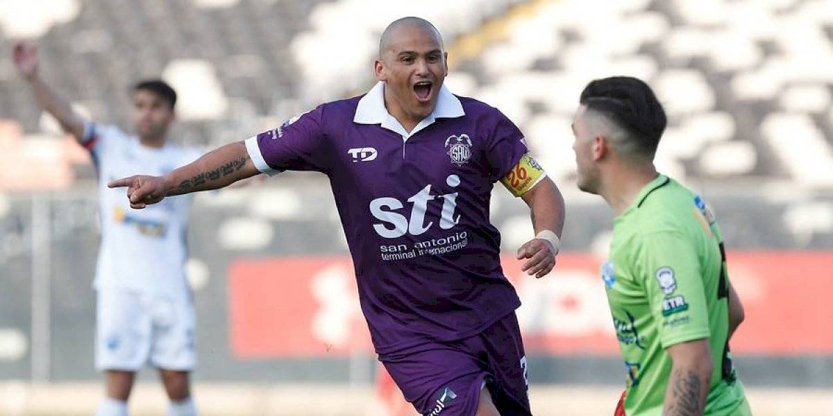 Chupete Suazo sale del retiro; volverá a jugar