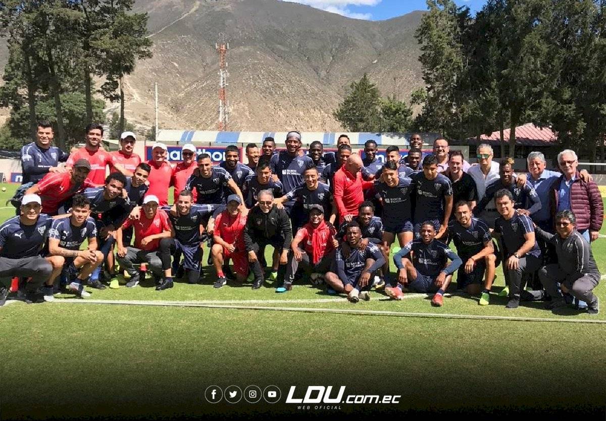 Así recibieron jugadores y dirigentes de Liga de Quito a Antonio Valencia