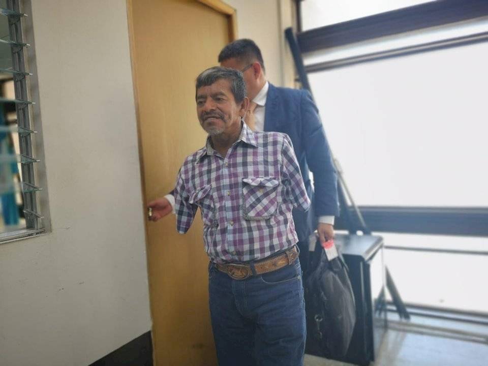 Don Cipriano Álvarez es señalado de causar un incendio.