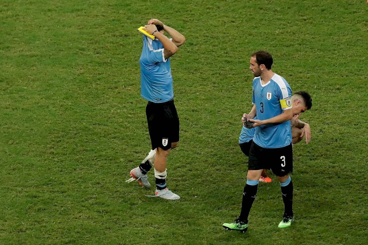 En el Uruguay vs Perú, a Luis Suárez fue a quien le tocó morder el polvo de la derrota porque al fin de cuentas fue el único de su equipo que falló el cobro.