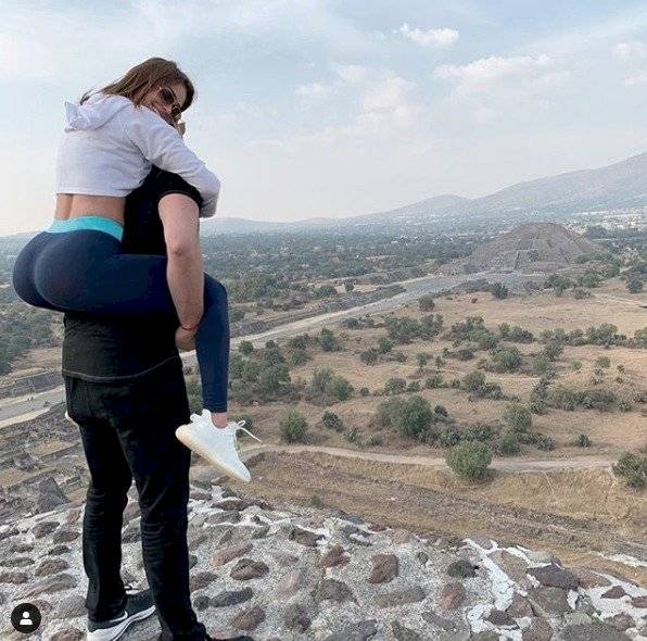 Yanet García y su novio