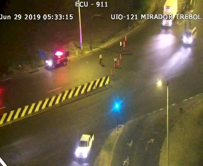 Quito: Cuatro fallecidos y un herido en accidente de tránsito en la avenida Velasco Ibarra