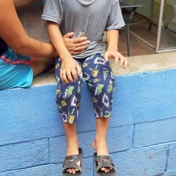 Mujer muere a causa de un disparo que le acertó accidentalmente un niño.