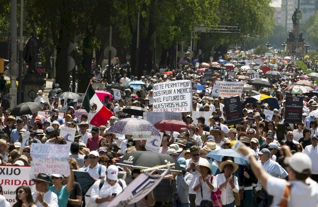 Protestan en contra de López Obrador