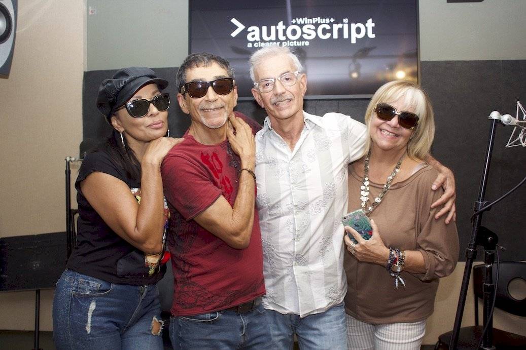 Elenco Por el Ojo de la Cerradura…Muñoz, Muna y la Mendoza