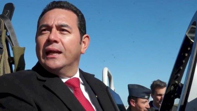 Jimmy Morales por compra de aviones
