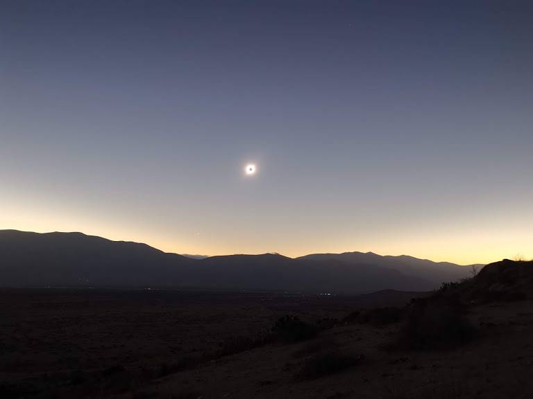 Eclipse solar: una imagen diferente del evento astronómico del año Eclipse solar: una imagen diferente del evento astronómico del año