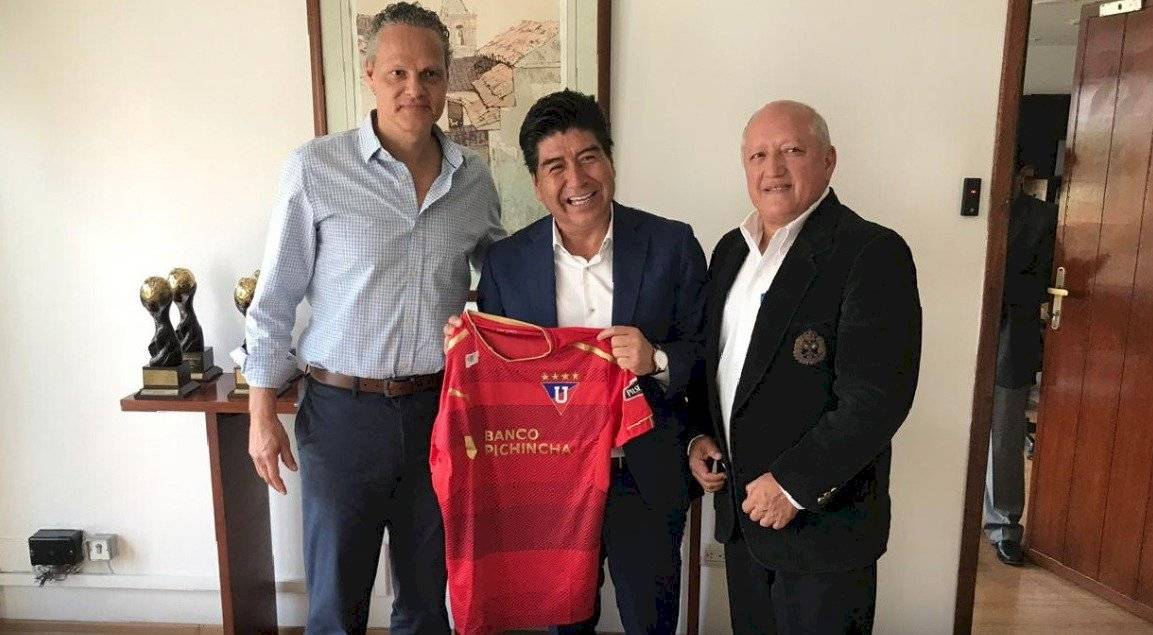Jorge Yunda con la camiseta de LDU