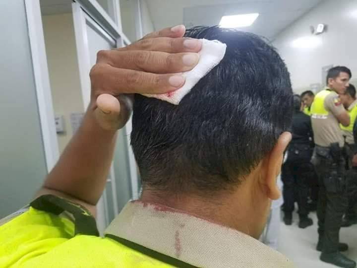 presos atacan a Policías de Ecuador
