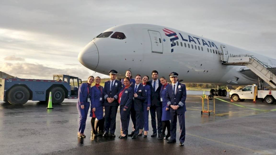 Vuelo de LATAM Airlines es el único en el mundo que sigue la sombra del eclipse total