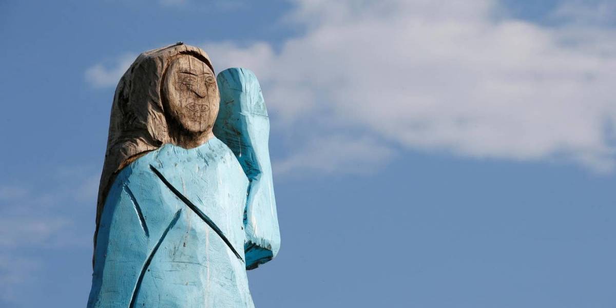 Estatua de Melania Trump en Eslovenia revive al Ecce Homo: "Es una desgracia"