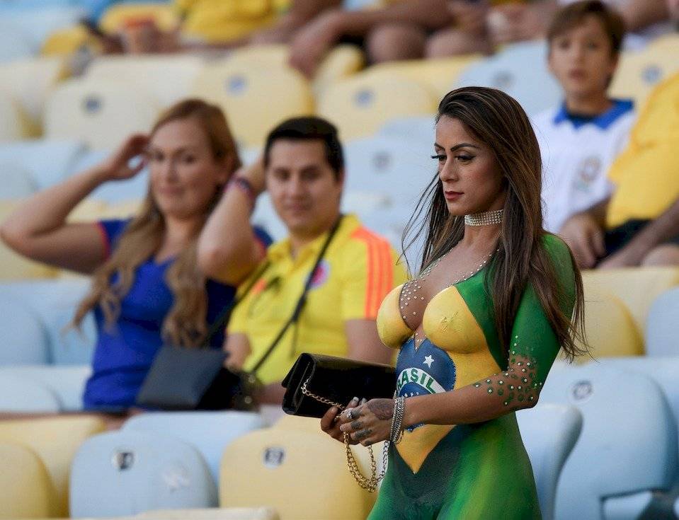 aficionada brasileña llega sin ropa final Copa América