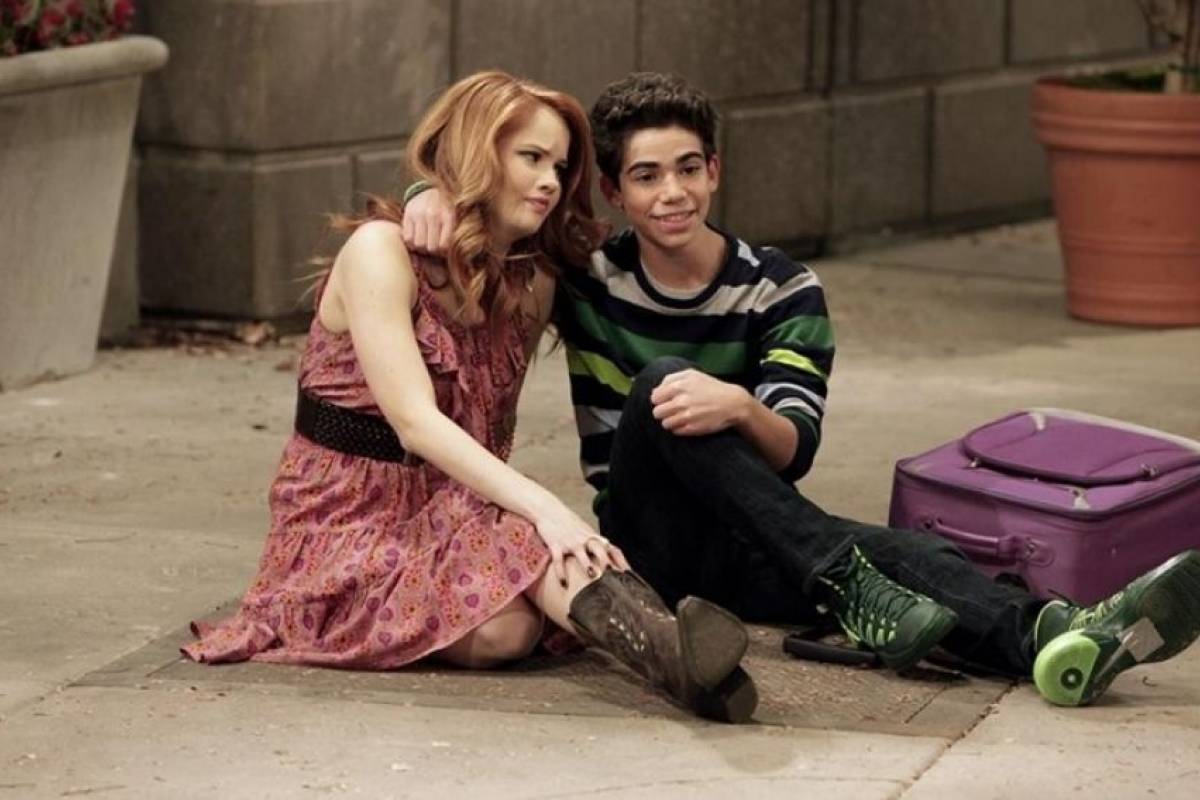 Debby Ryan Reaction To Cameron Boyce Death Debby Ryan realiza emotivo homenaje a Cameron Boyce | Metro