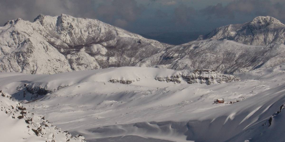Espectacular explosión en el Nevados de Chillán pone al complejo volcánico en alerta naranja