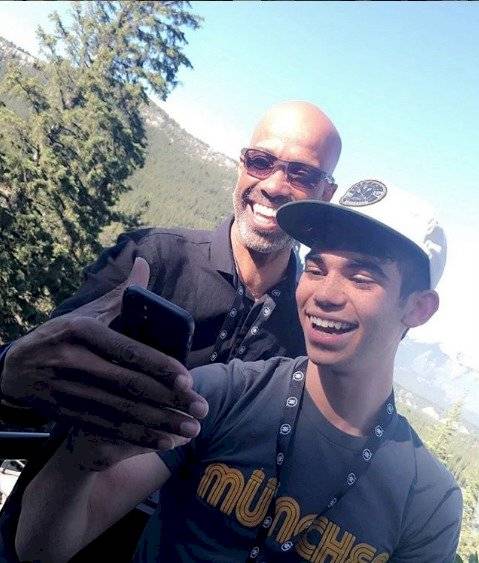 Cameron Boyce con su padre